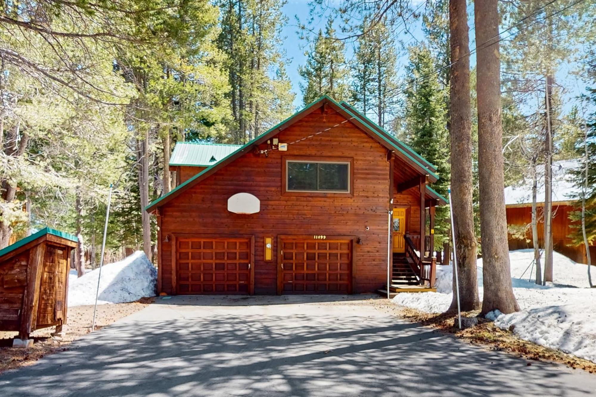 Tastefully-Updated, Classic Tahoe Family Home Truckee Exterior foto
