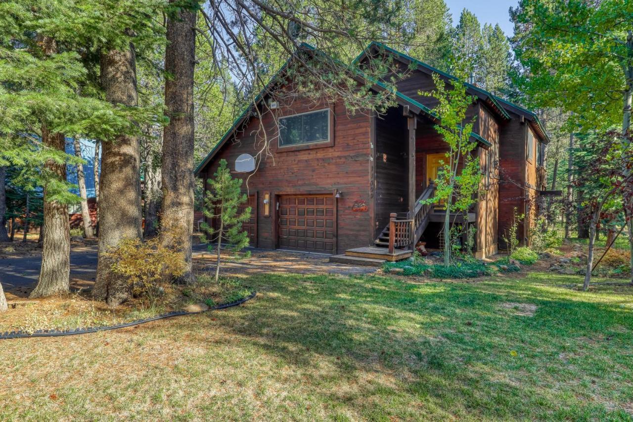 Tastefully-Updated, Classic Tahoe Family Home Truckee Exterior foto